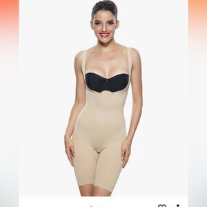 NWOT Open Bust Bodysuit Bodyshaper